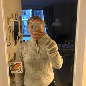 Tröja BikBok - Håller väldigt bra värme. Inte använd så väldigt bra skick