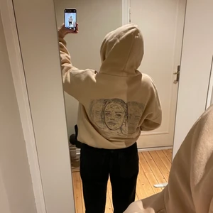 AFJ hoodie  - Okej skick, noppig på insidan 