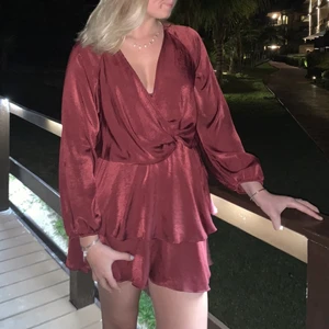 Klänning zara - Klänning från Zara. Stl M