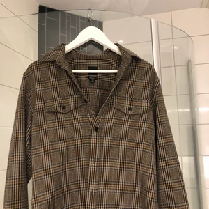 Overshirt - ”Overshirt” från H&M. Storlek S. 