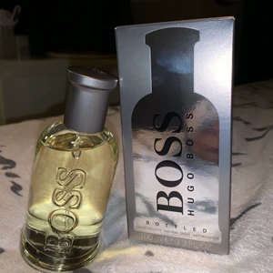 Hugo boss parfym - En Hugo boss parfym för män helt ny och oanvänd. Det är 100 ml i flaskan. Original pris 507kr, har kvittot kvar.
