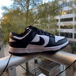 Nike dunk low panda  - Nike dunk low panda storlek. 40