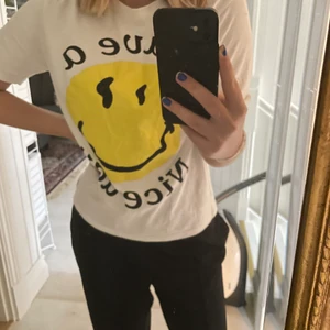 T-shirt  - Säljer min t-shirt från Zara!❤️ Frakten ingår inte i priset❤️