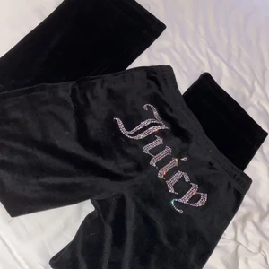 Juicy byxor  - BUDGIVNING I KOMENTARERNA! Köpta på Urban outfiter förra hösten. Knappt använda då de varit för långa för mig. Super sköna och varma! 