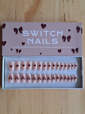 Switch Nails Tie The Knot - Oanvända Switch Nails i formen Almond Short. Modellen/färgen heter Tie The Knot.
