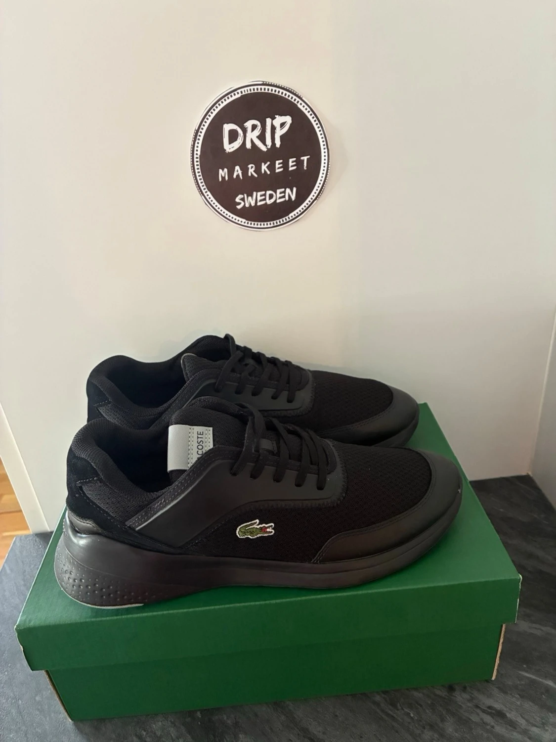 Svarta Lacoste sneakers i mesh och skinn - 1