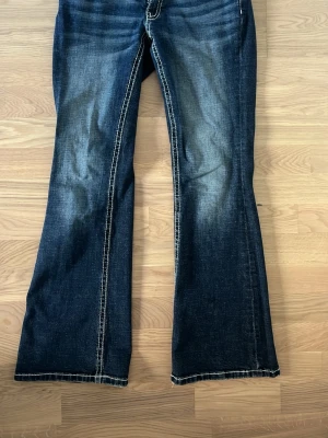 Low waist bootcut jeans - Jeans köpta på gina tricot❤️ skriv om ni har frågor