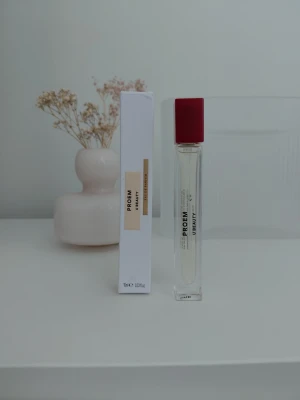 U beauty proem  - Eau de Parfum with notes of Rose, Peony, Magnolia, Jasmine, Lychee, Rhubarb, Vetiver, Pistachio and Pink Peppercorn