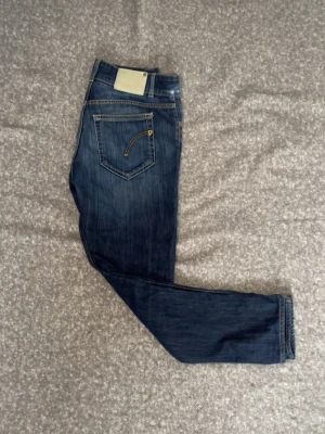 Dondup Jeans - Dondup | Jeans | Storlek: W29 Sitter 30 | Model: Syns ej nått på B | Har små framfickor då de e omsydda! | Skriv vid minsta fundering eller fråga! 📥