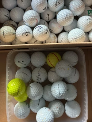 Golfbollar - kontakta vid köp!!! - Har lite golfbollar inne just nu. Kontakta om du är intresserad av något. Kan lösa bra priser.🏌️⛳️☀️