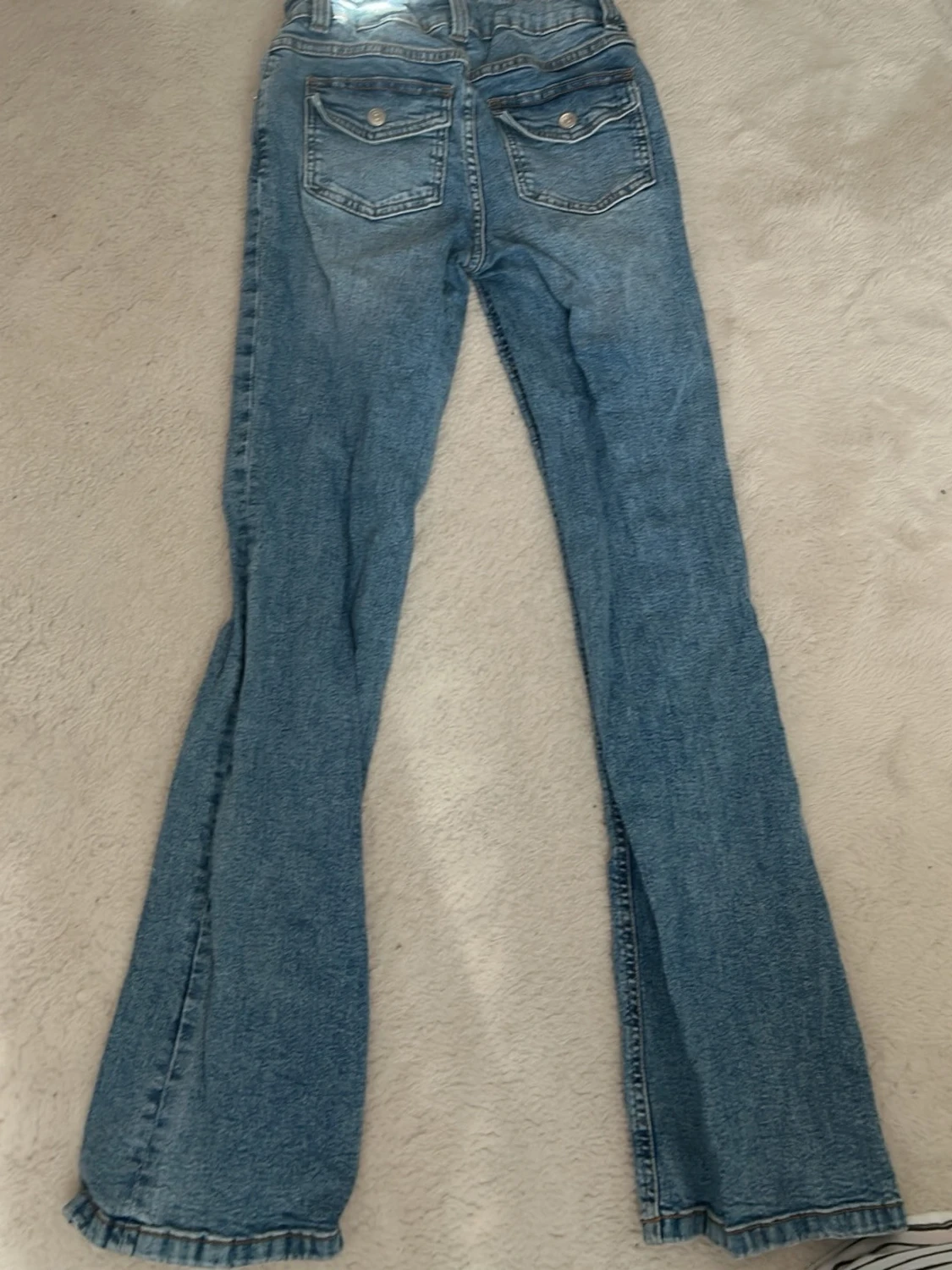 Blå bootcut jeans från Denim Bay - 2