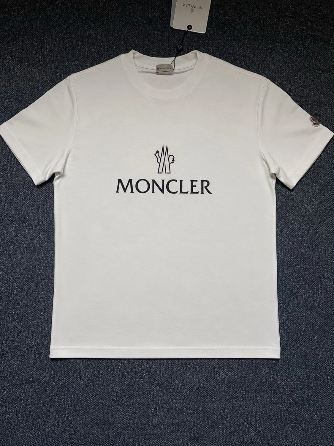 Vit Moncler t-shirt med logga