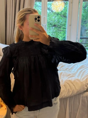 neo noir blus - fin lyxig blus från neo noir, hittar inte storleken men tror S💓