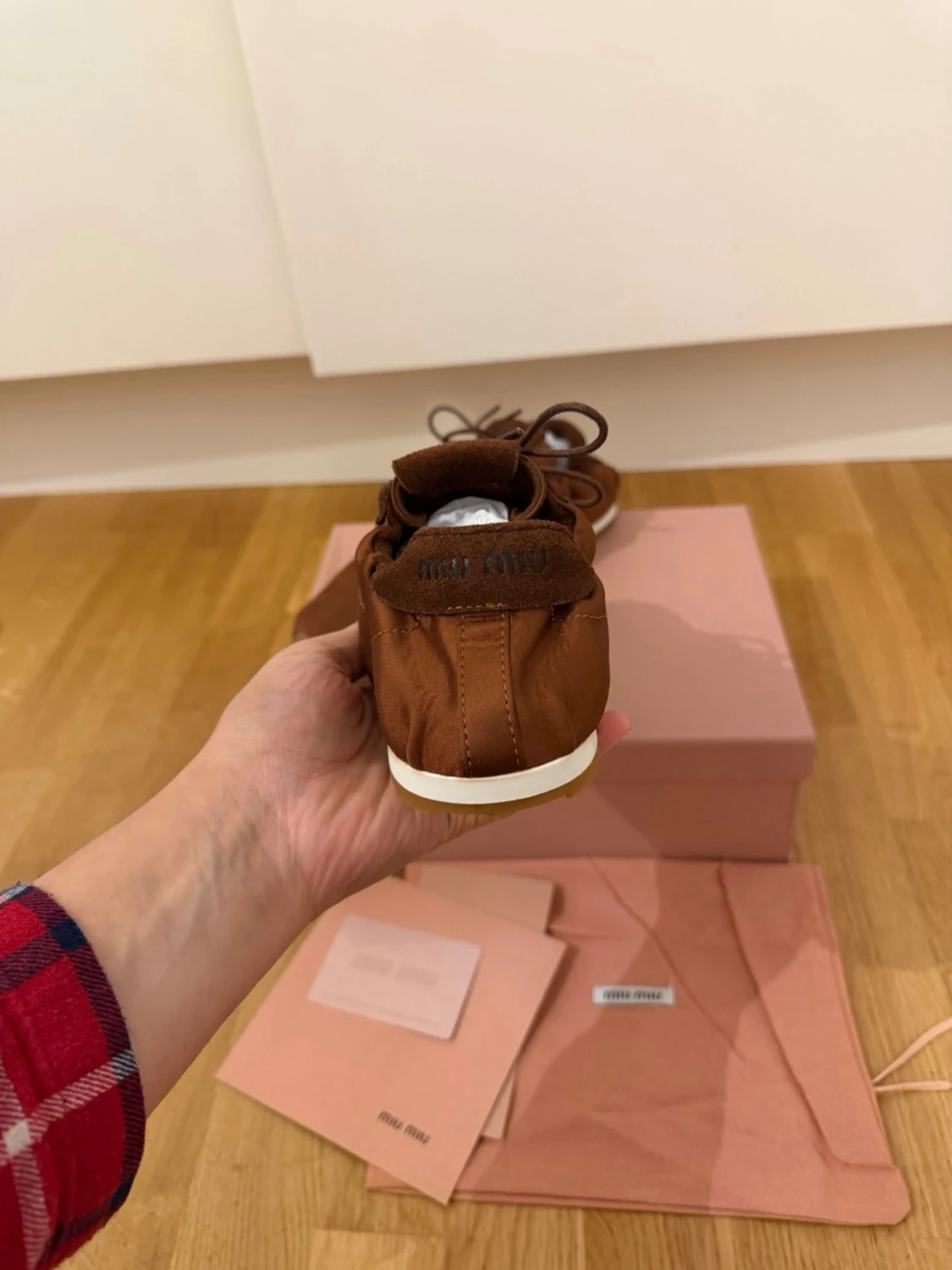 Bruna sneakers från Miu Miu - 5