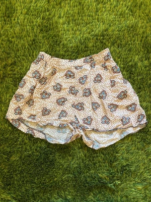 Mönstrade Baggy Pyjamas Shorts - Mönstrade bekväma  pyjamas Shorts från H&M som är väldigt bra som sov-shorts.