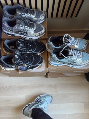 ASICS Gel-Kayano 14 & GEL NYC - ASICS GEL KAYANO 14 (3 färger).                                    ASICS GEL NYC (1 färg).                                                          Finns i storlekarna 43 & 44