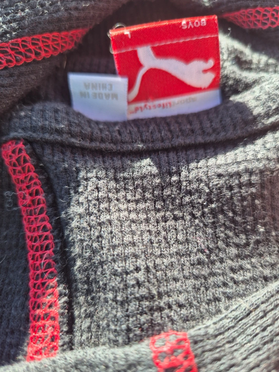 Vintage Svart hoodie från Puma med röd logga - 2