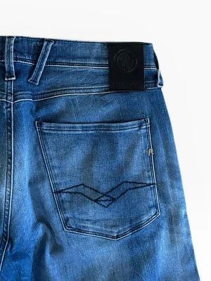 Replay anbass - Stilrena jeans perfekt inför sommaren! Skriv vid minsta intresse!