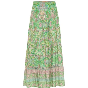 Grön mönstrad långkjol från Marta de chateau  - Färgglad långkjol från Marta de chateau  med grönt, rosa och blått paisleymönster. One size så passar flera då den har resor i midjan. Säljs för 479kr😊