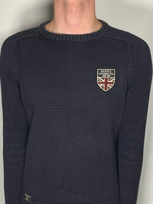 Morris tröja - Säljer en ritkigt snygg och trendig Morris tröja i fint skick, storlek S, vid frågor är det bara att skriva //Gramenti