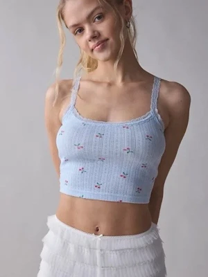 NY! Urban Outfitters Pointelle Linne (blå med körsbär) - NY med prislapp! Out From Under Angie Pointelle Cropped Cami från Urban outfitters. Tyvärr köpt fel storlek. 