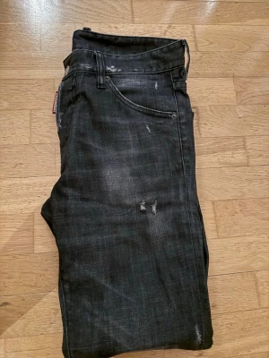 Dsquared2 jeans - Storlek 46