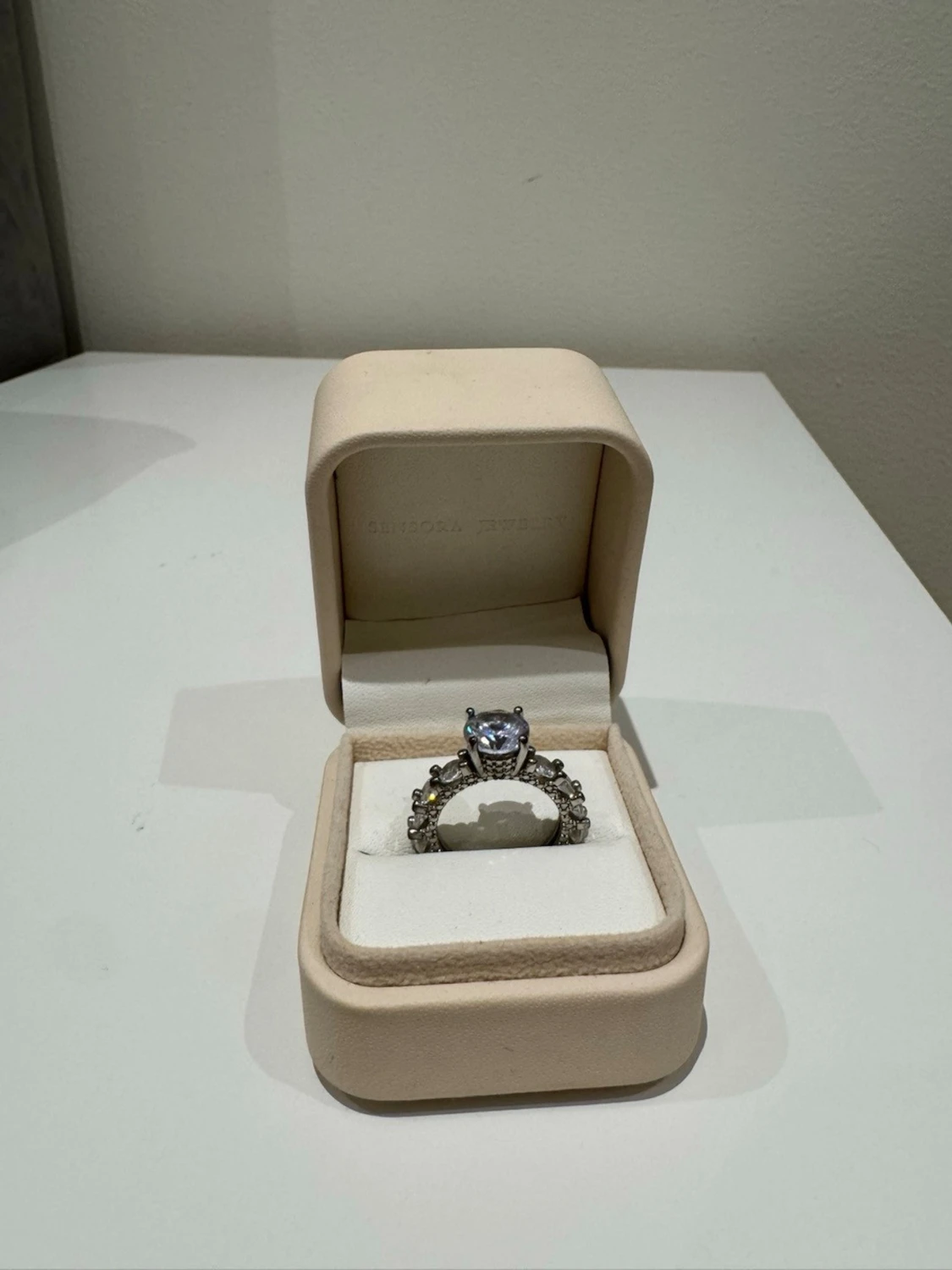 Silverring med stor klar sten