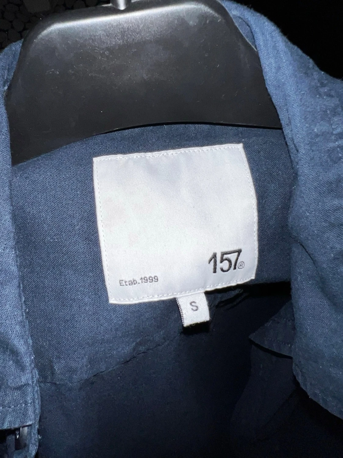 Mörkblå skjorta från 157 - 2