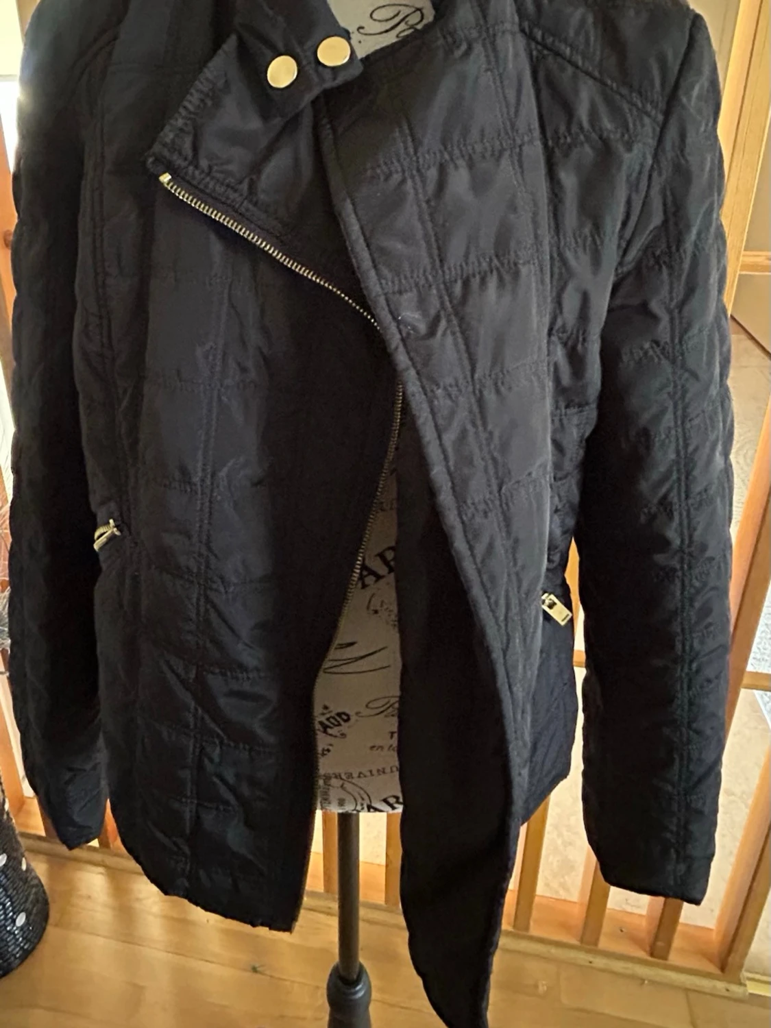 Svart quiltad pufferjacka - 1