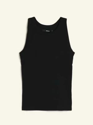 Svart linne bikbok - Skönt linne från BikBok, säljer då den inte används. Har aldrig användt den, inga defekter förekommer. Passar bra till vardags och fest. Skriv för fler bilder 💗