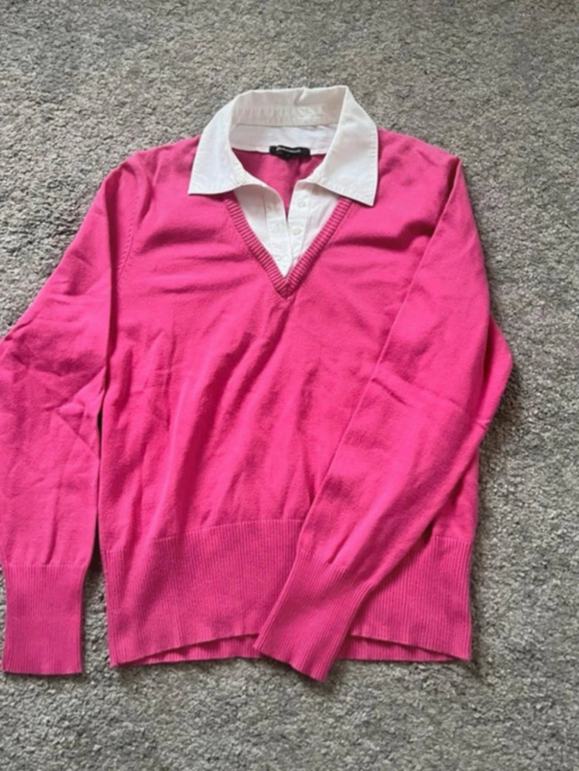 Rosa tröja med vit krage - 1