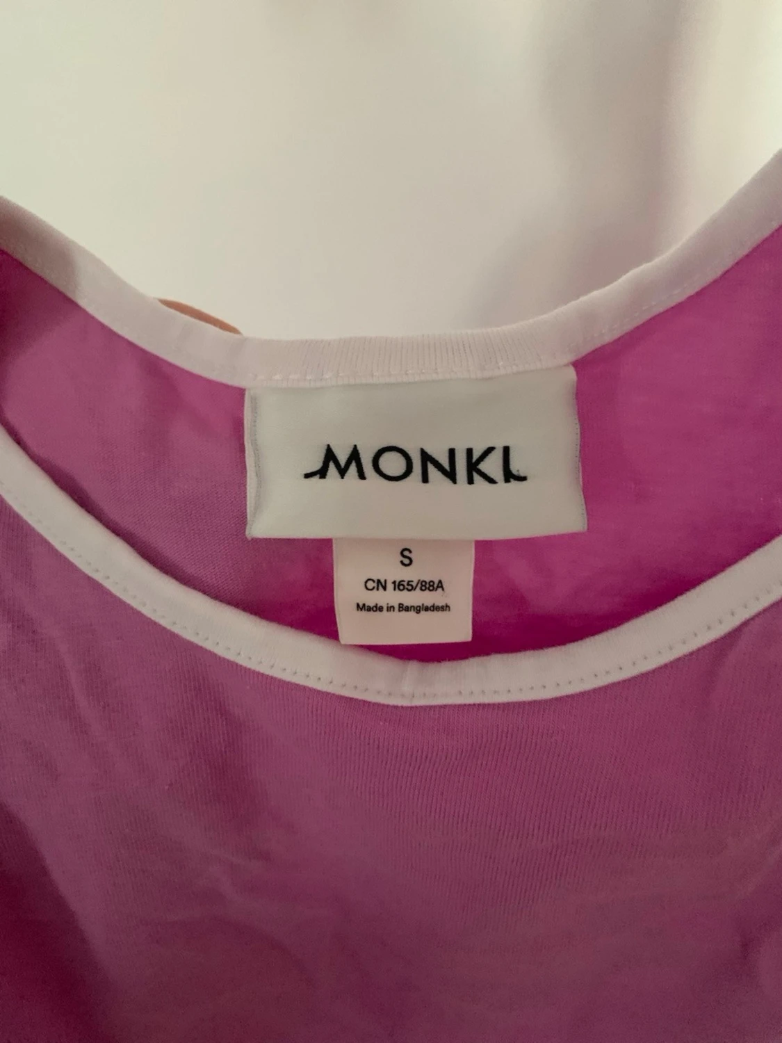 Ljuslila croppad linnetopp Monki - 1