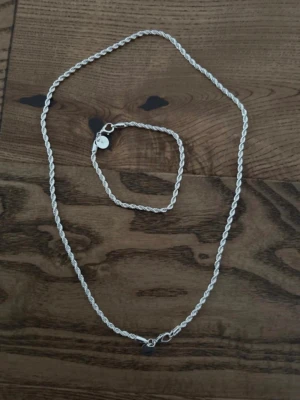 Cordell Halsband/armband - Cordell halsband och armband helt nya, snabb leverans.