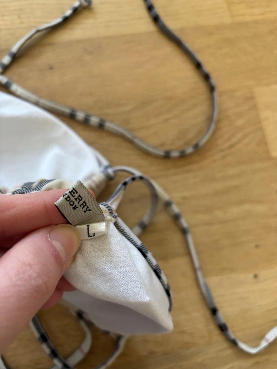 Burberry rutig bikini storlek L, made in London  - 6