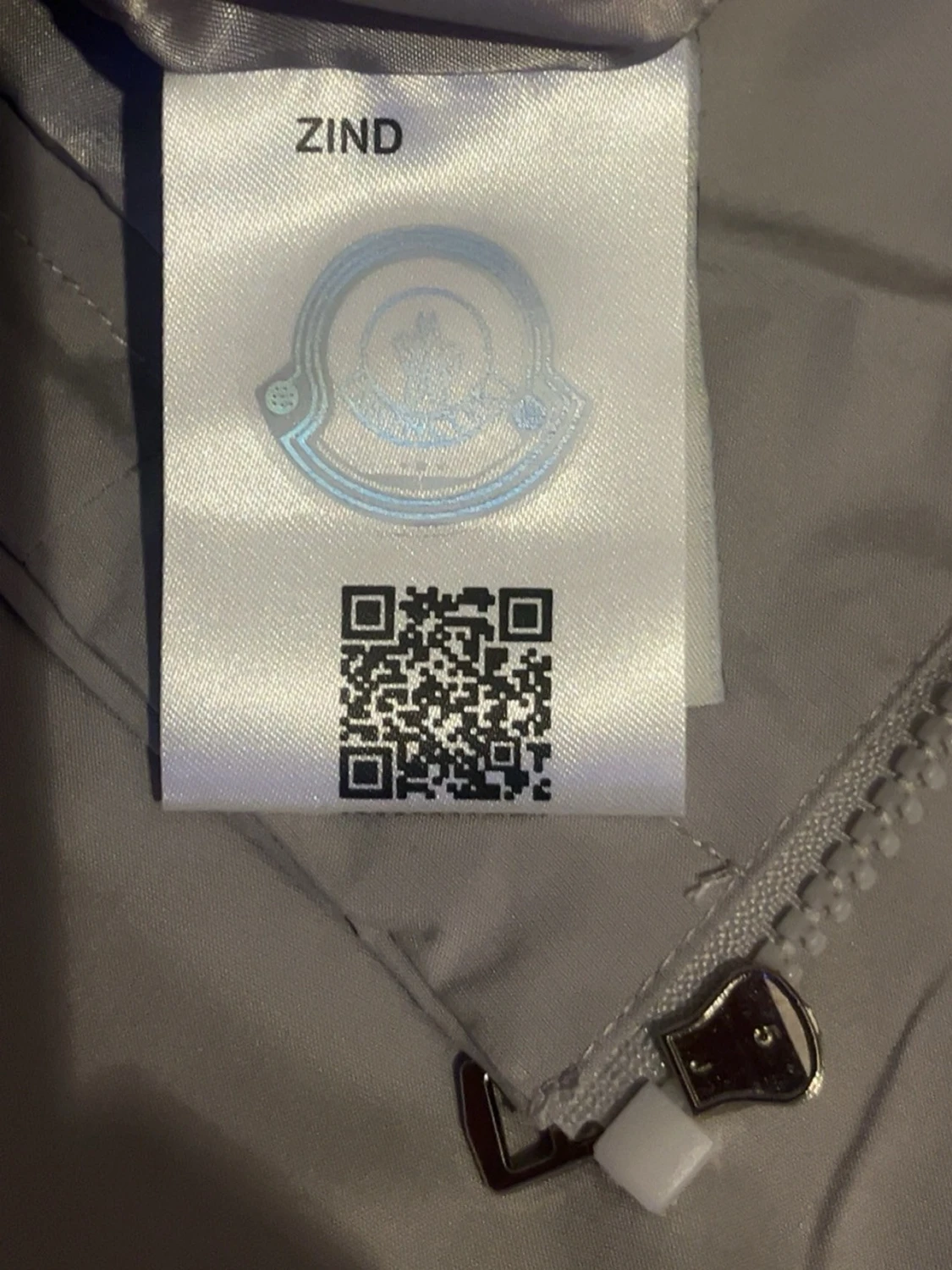 Grå vindjacka från Moncler - 5