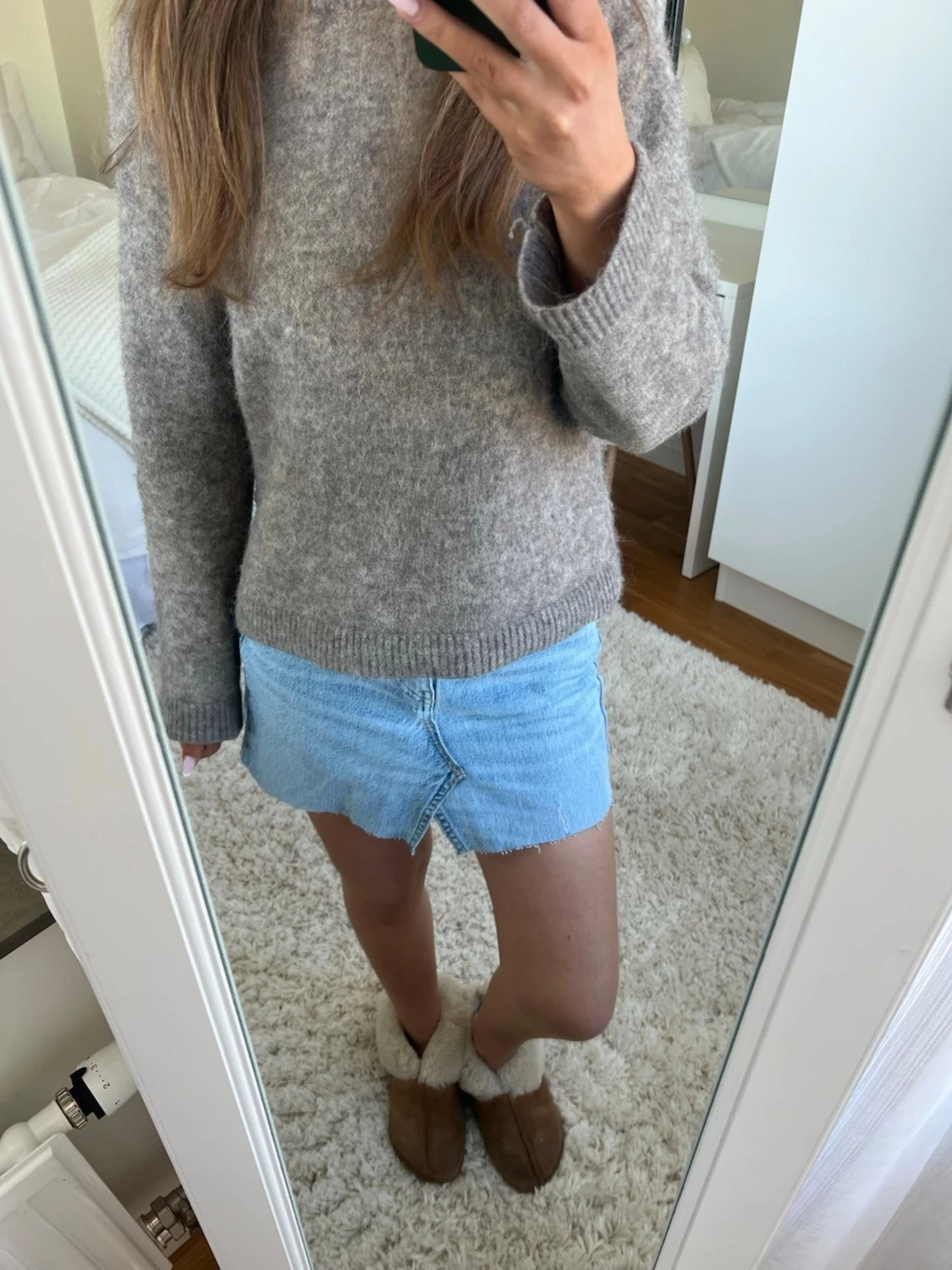 Ljusblå jeanskjol med rå kant - 1