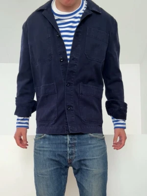 Mörkblå Gant Overshirt  - Mörkblå Gant Overshirt i strl S! Bra skick utan nåra defekter och hör gärna av er vid frågor elr funderingar!!