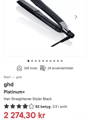 ghd Platinum+ plattång svart - Säljer en ghd Platinum+ plattång i svart. Nypris : 3200 kronor. Använd få tal gånger. Kan platta håret och lockas med.