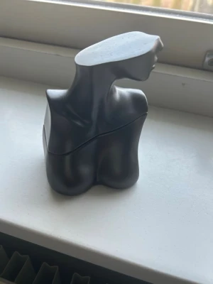 Billie Eilish no. 2 50ml - endast startpris. SKICKA GÄRNA LÄGRE BUD! 🩷Eilish no 2! Mer än hälften kvar i. 