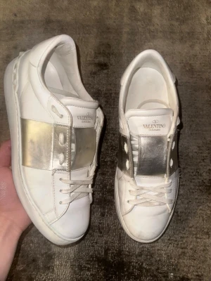 Valentino open - Fint skick size 40 unisex så passar bra för tjejer som killar 