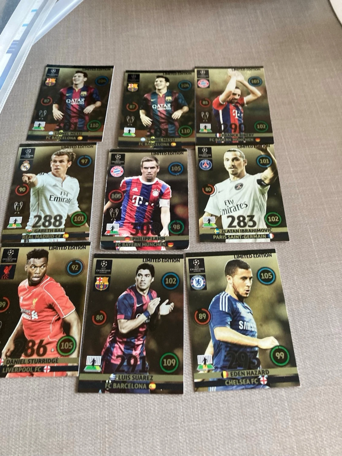 Samling Limited Edition fotbollskort 13/14 kan sälja styckvis förhandling via meddelande  - 2