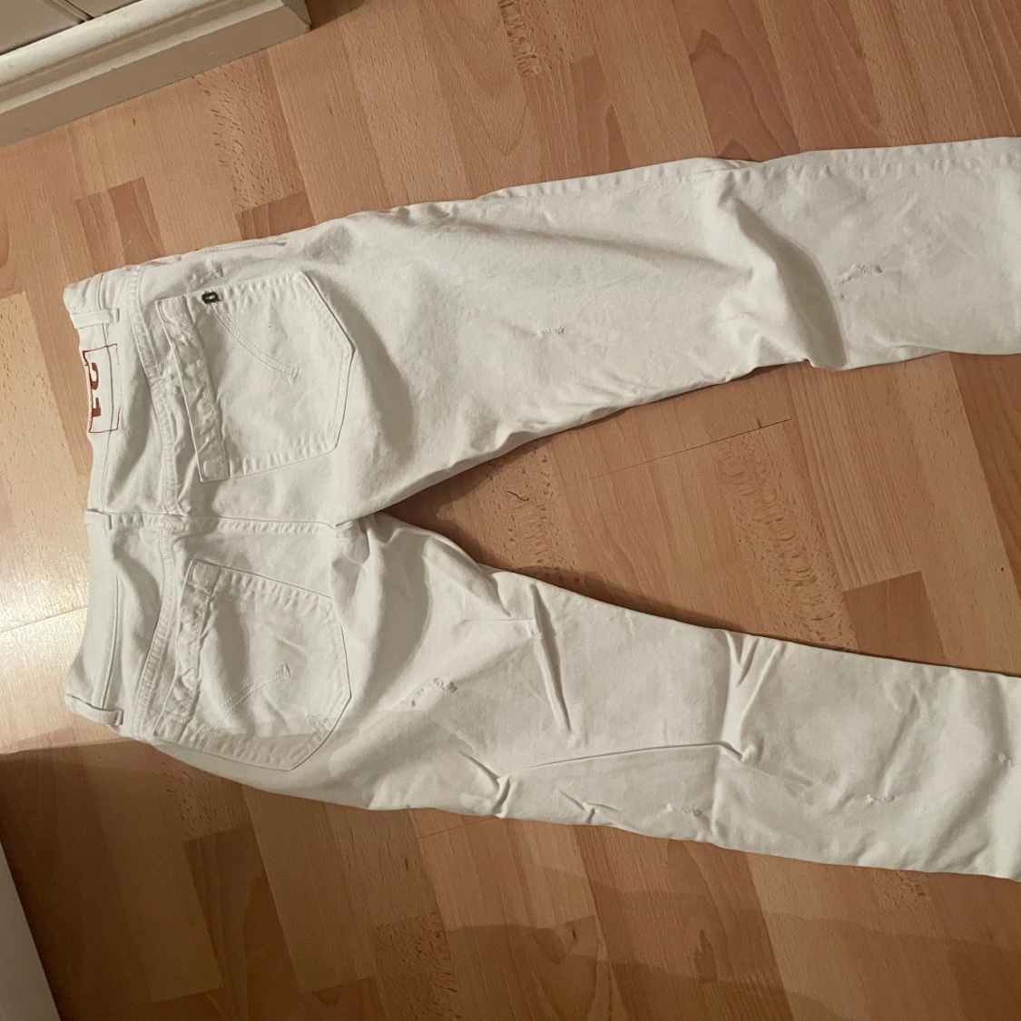 Vita jeansbyxor från dondup, stl 31