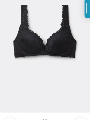 Svart intimissimi bh gioia - Push upp bh från intimissimi som jag aldrig användt på grund av att den inte passa. Den är i storlek 70B och modellen gioia