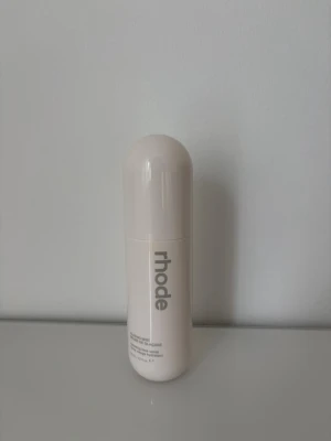 Ny! Rhode glazing mist HYDRATING FACE SPRAY - Helt ny glazing mist,  HYDRATING FACE SPRAY från Rhode. Full size.