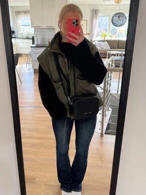 Axelremsväska - Jättefin axelremsväska❣️