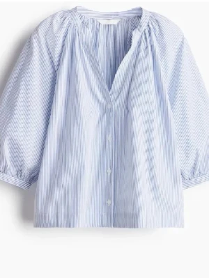 Blårandig blus med trekvartsärm - Söker blus från H&M. I storlek S eller M💓