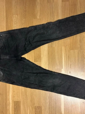 REPLAY jeans - Snygga reaplan Annas i storlek 32 riktigt sköna med stretch, endast använda ett fåtal gånger