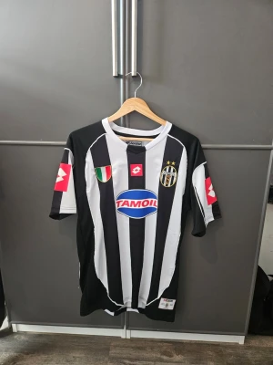 Juventus retro  - Juventus retro tröja med Davids 26 på ryggen. Replika, pris går att diskutera 