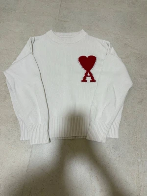 Ami Paris Sweater - Selling this Ami Paris Sweater in great condition! Got it a year ago for a present i have the receipt! Size S| Ask or offer | same or next day delivery📪