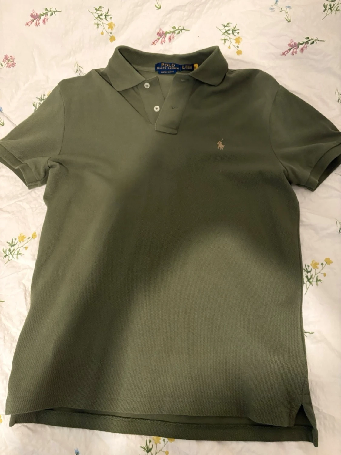 Olivgrön pikétröja från Ralph Lauren